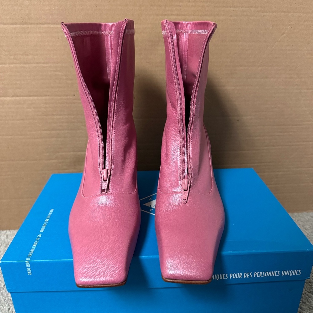 Super Fine Countess Front-Zip Booties